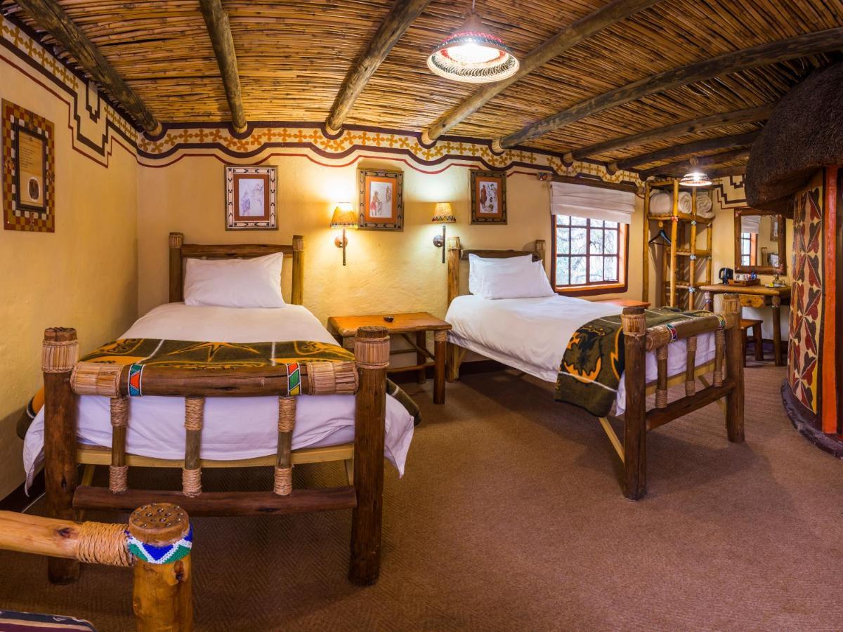 Aha Lesedi African Lodge & Cultural Village Broederstroom Exterior foto