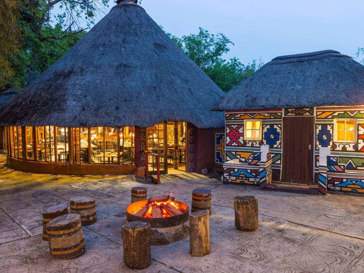 Aha Lesedi African Lodge & Cultural Village Broederstroom Exterior foto