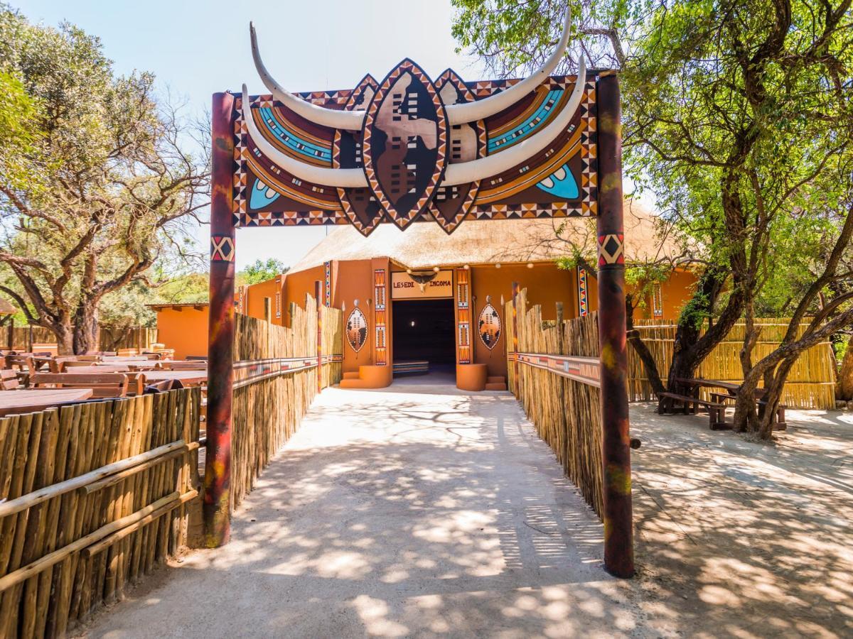 Aha Lesedi African Lodge & Cultural Village Broederstroom Exterior foto